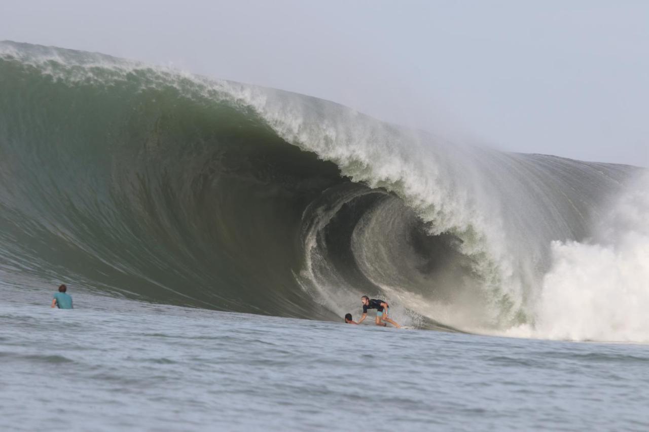 Oseda Nias Surf House Hotel Hilibotodane ภายนอก รูปภาพ