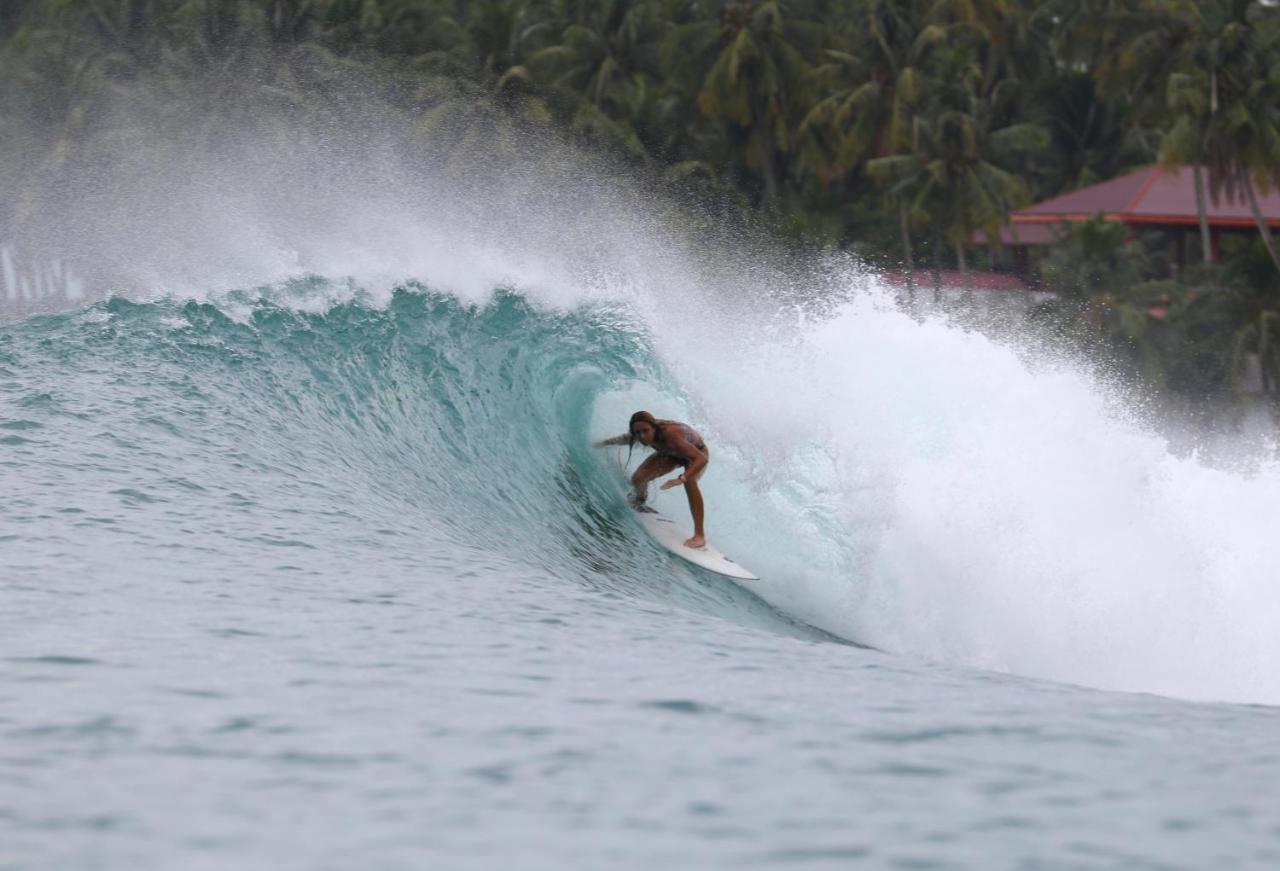 Oseda Nias Surf House Hotel Hilibotodane ภายนอก รูปภาพ