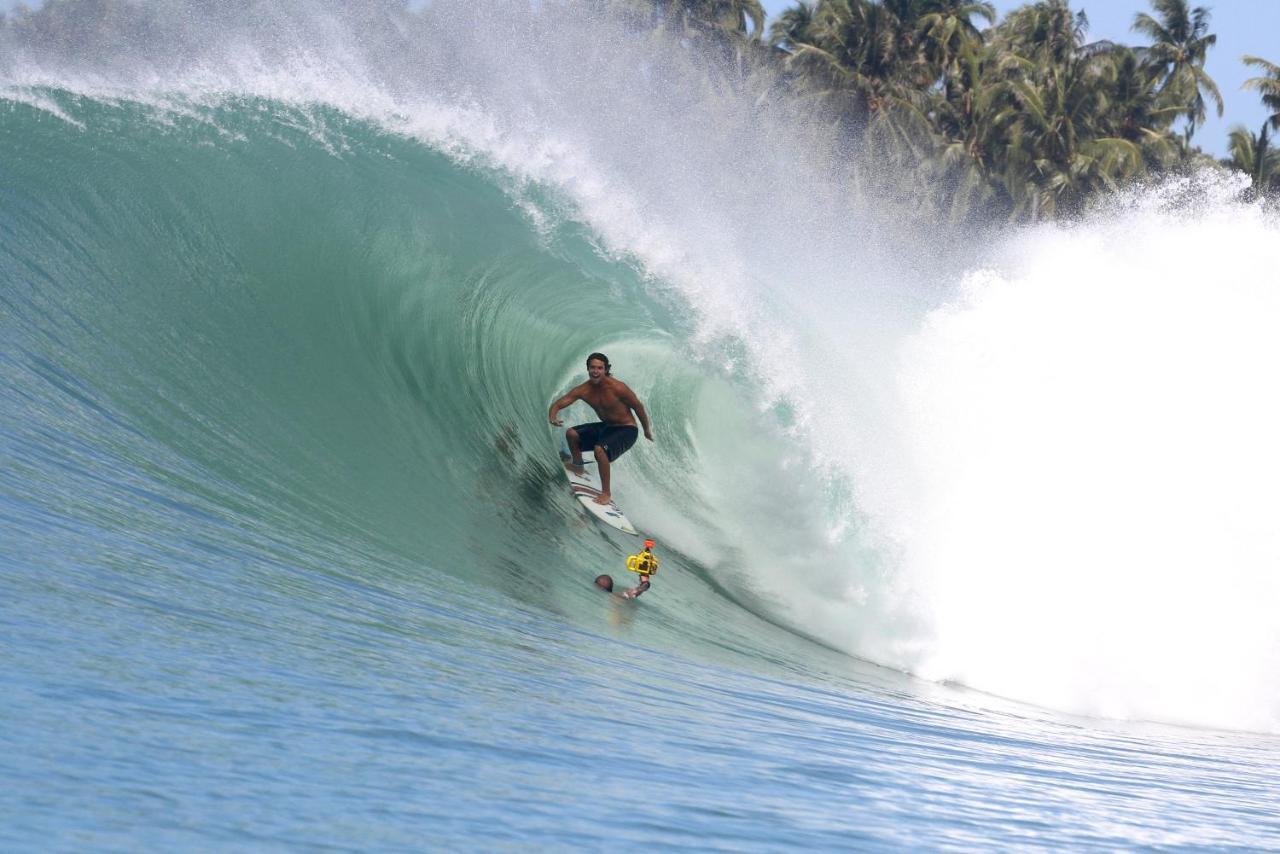 Oseda Nias Surf House Hotel Hilibotodane ภายนอก รูปภาพ
