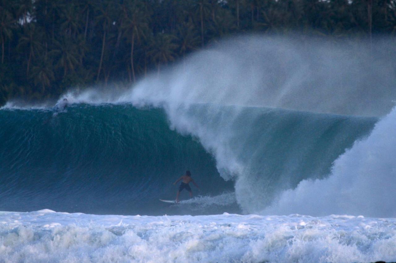 Oseda Nias Surf House Hotel Hilibotodane ภายนอก รูปภาพ