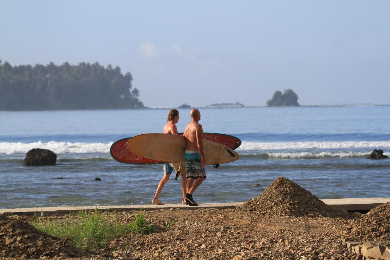 Oseda Nias Surf House Hotel Hilibotodane ภายนอก รูปภาพ